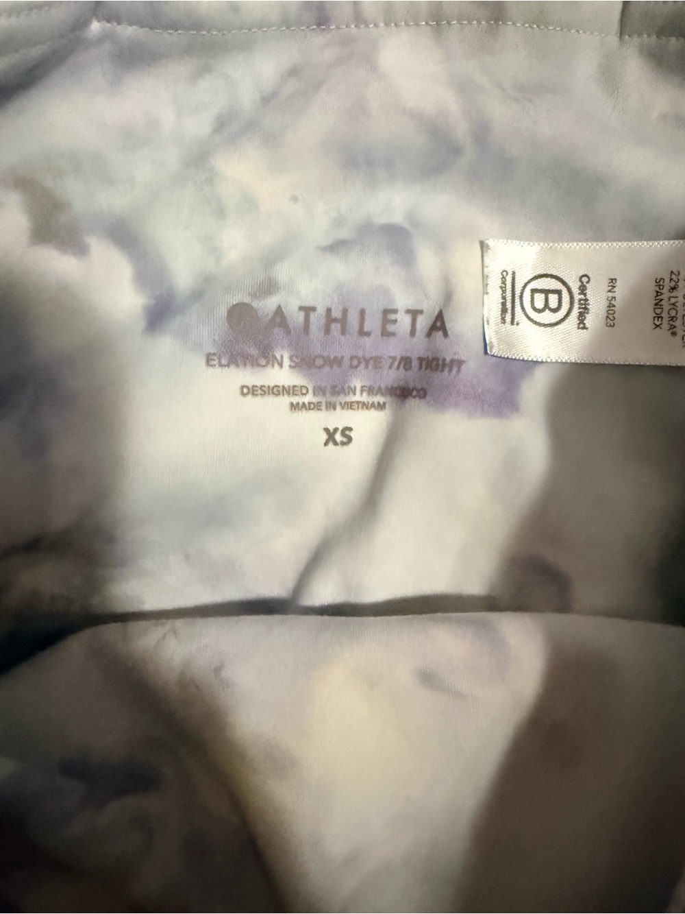 Athleta Marble-Print Leggings in Lavender and Pale Gray - Picture 3 of 3
